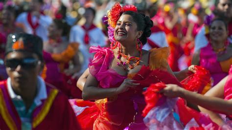  Cumbia!: A Cultural History of a Latin American Music Genre - Unveiling the Soulful Rhythms and Stories Behind a Colombian Icon